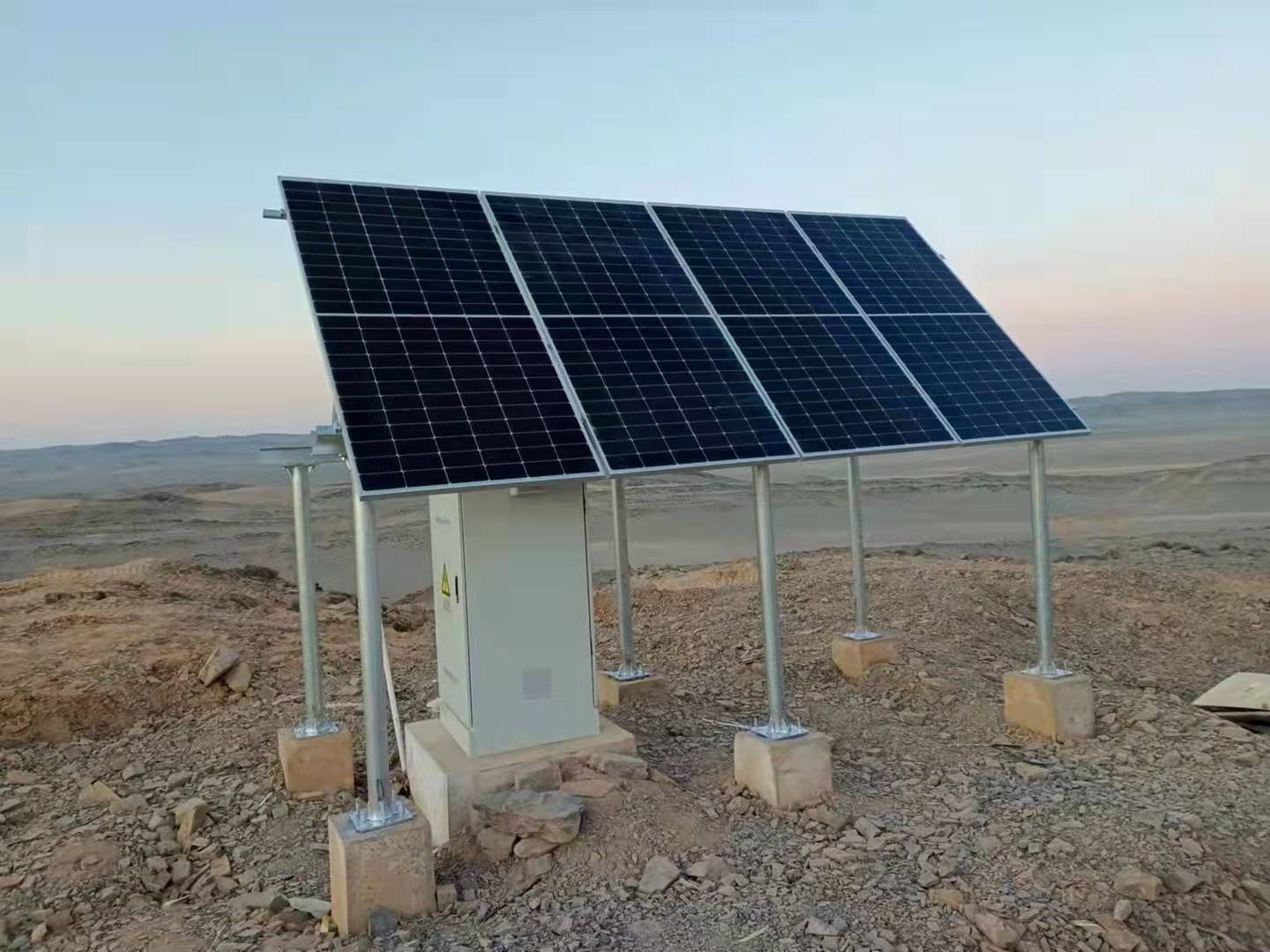 Solar communication base station 