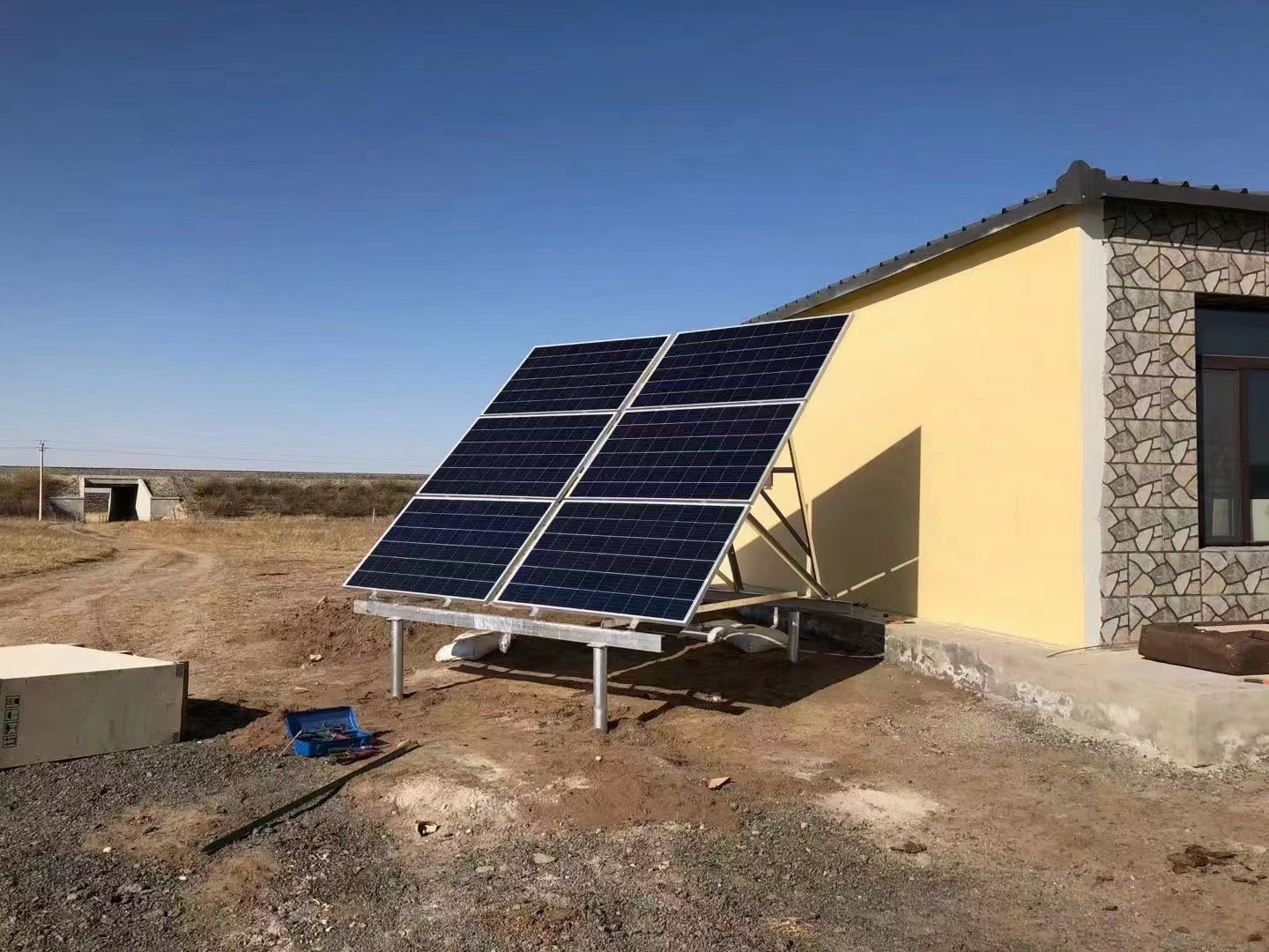Off Grid Solar Power and the Benefits of Switching to Renewable Energy Sources